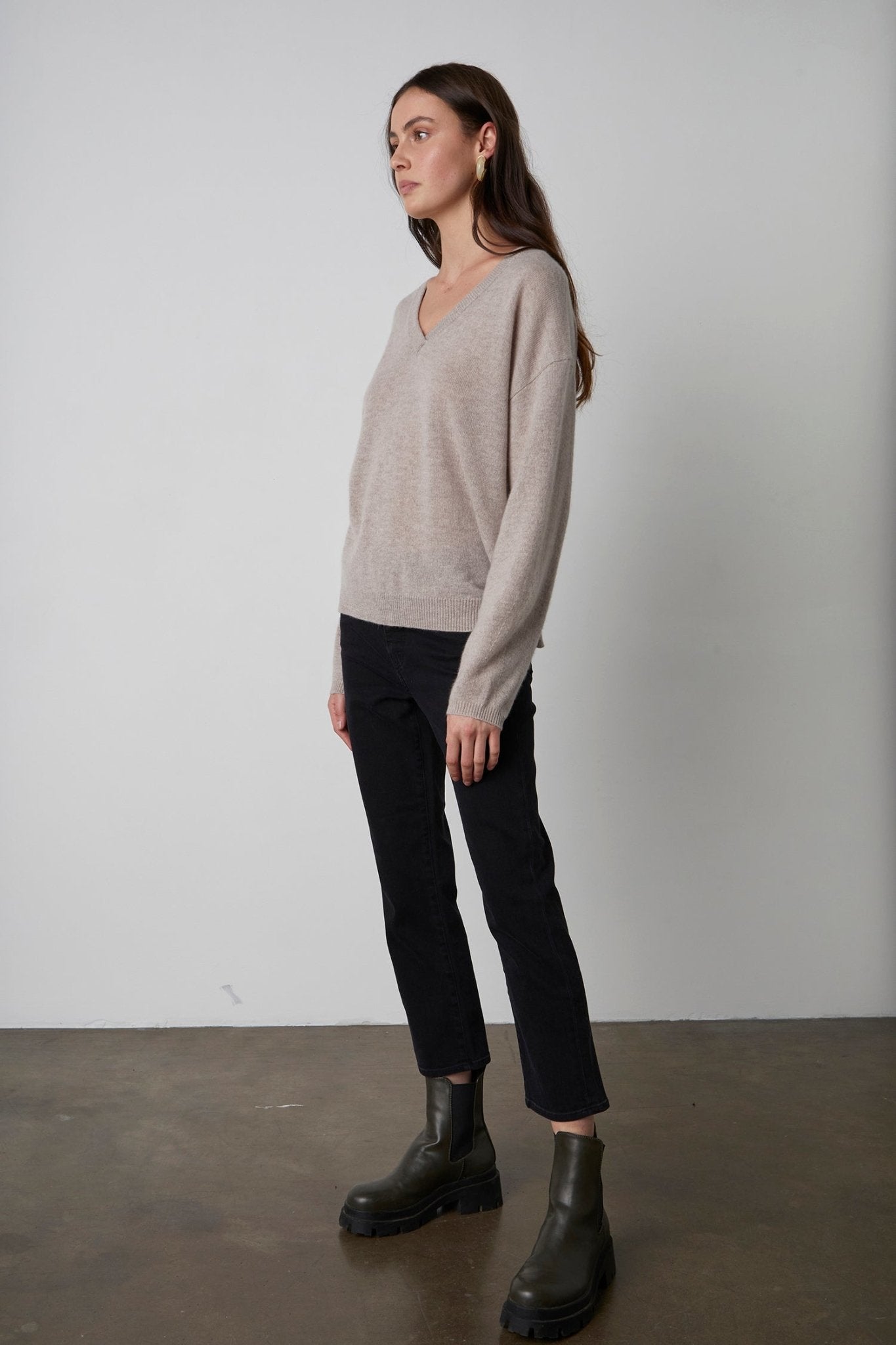 ABBIE V-NECK CASHMERE SWEATER - Velvet Staging 2.0-26916022485188