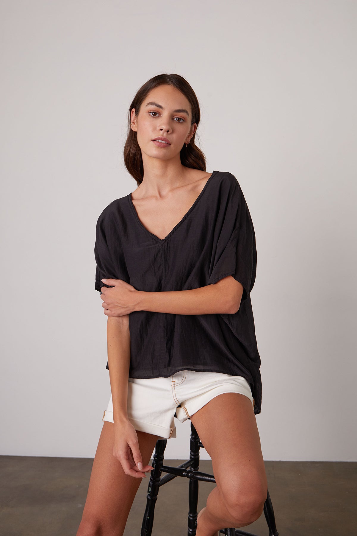 ALINN BOXY V-NECK TOP - Velvet Staging 2.0-26916034969796