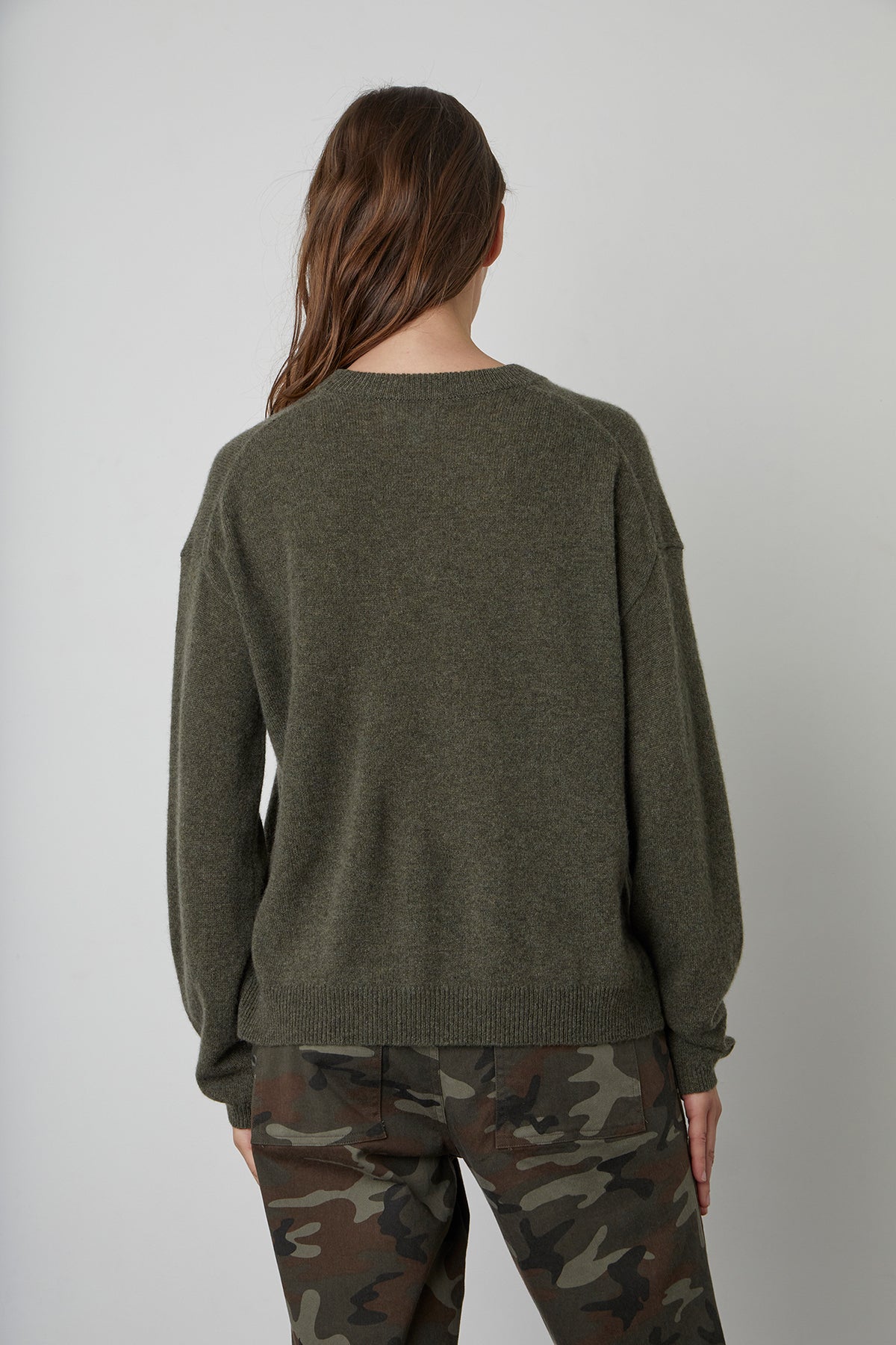 BRYNNE CASHMERE CREW NECK SWEATER - Velvet Staging 2.0-26916079435972