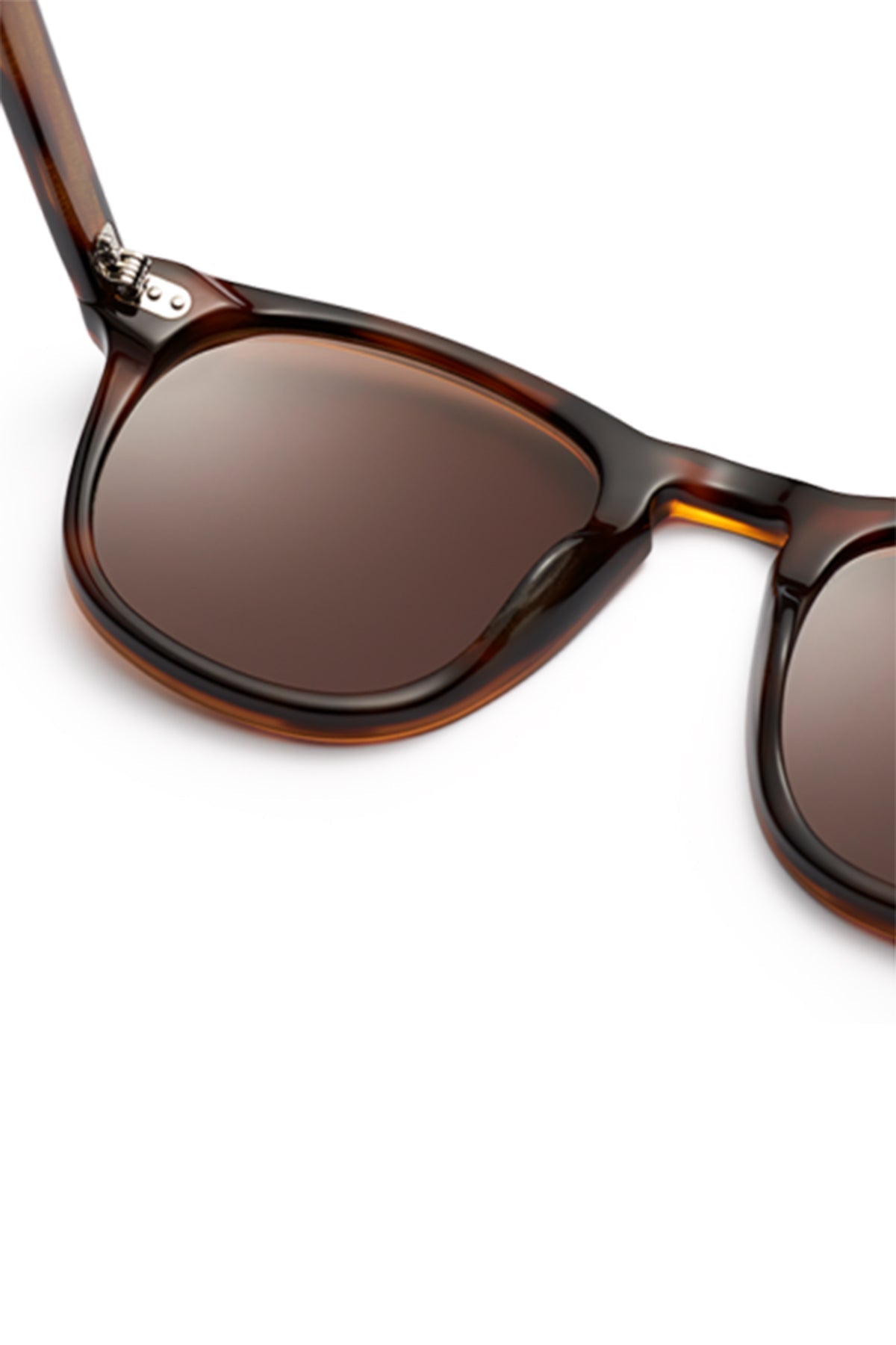 001 BY CHIMI EYEWEAR - Velvet Staging 2.0
