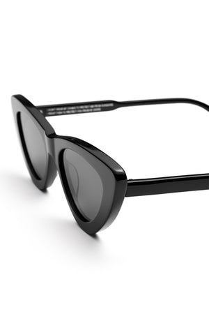 006 BY CHIMI EYEWEAR - Velvet Staging 2.0