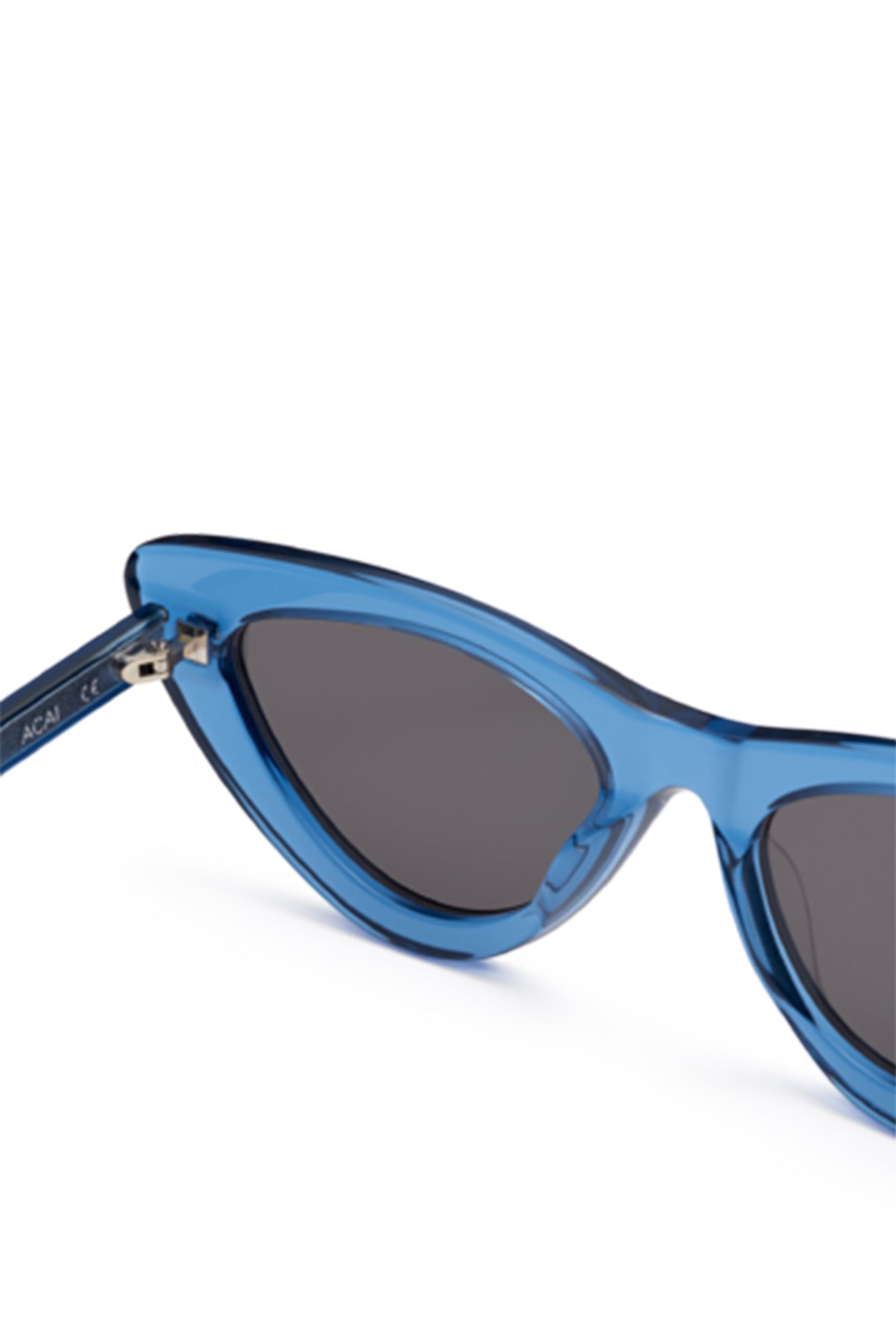 006 BY CHIMI EYEWEAR - Velvet Staging 2.0