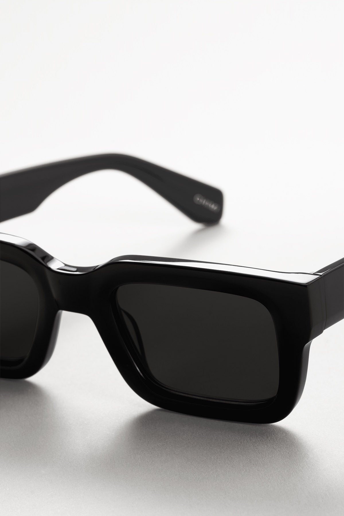 05 SUNGLASSES BY CHIMI - Velvet Staging 2.0