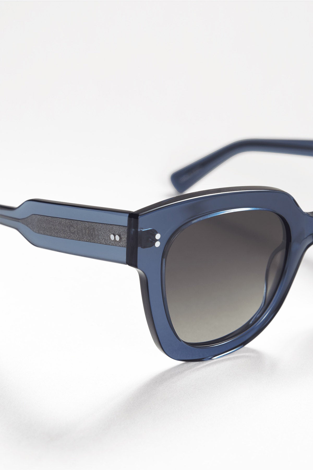 08 SUNGLASSES BY CHIMI - Velvet Staging 2.0