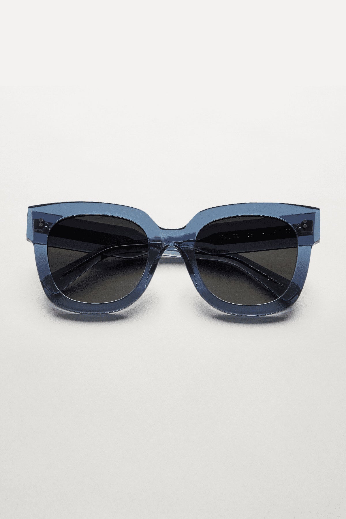 08 SUNGLASSES BY CHIMI - Velvet Staging 2.0