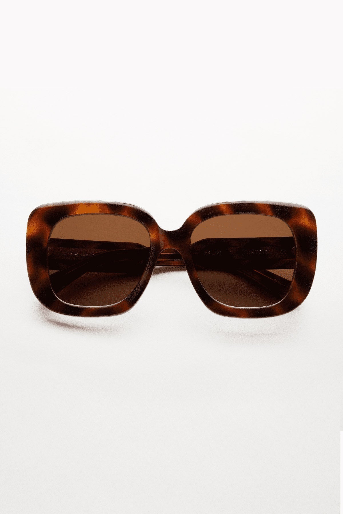 10 SUNGLASSES BY CHIMI - Velvet Staging 2.0