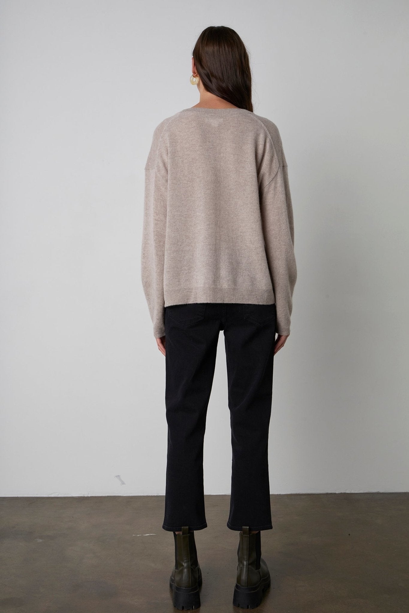 ABBIE V-NECK CASHMERE SWEATER - Velvet Staging 2.0