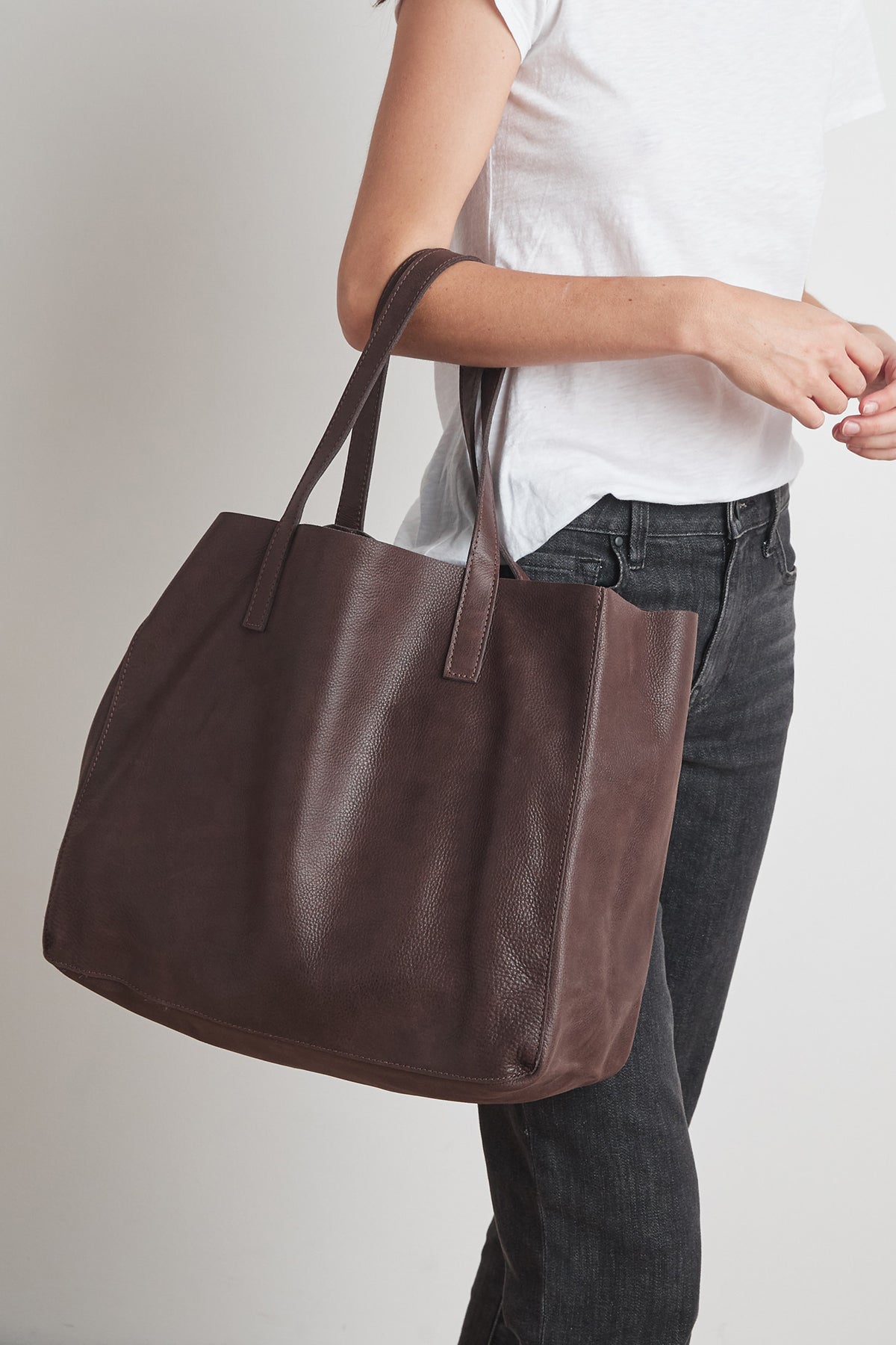 CLOVER LEATHER TOTE Velvet by Graham & Spencer