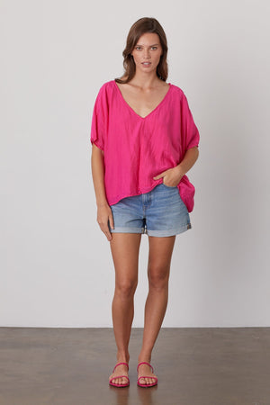 ALINN BOXY V-NECK TOP - Velvet Staging 2.0