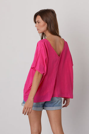 ALINN BOXY V-NECK TOP - Velvet Staging 2.0