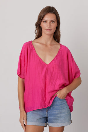 ALINN BOXY V-NECK TOP - Velvet Staging 2.0