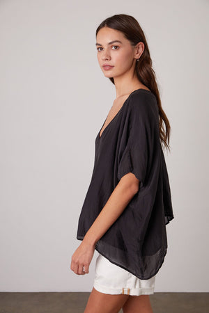ALINN BOXY V-NECK TOP - Velvet Staging 2.0