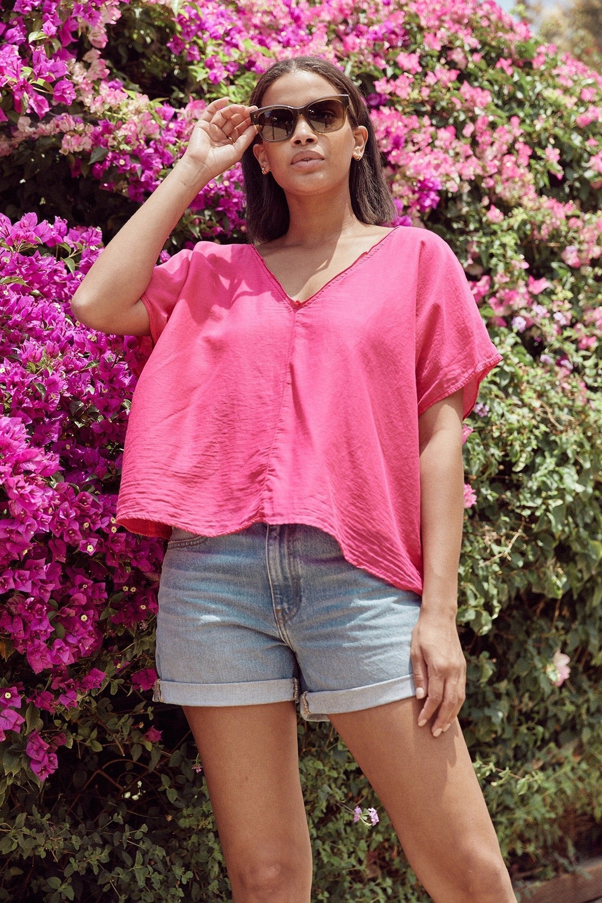 ALINN BOXY V-NECK TOP - Velvet Staging 2.0