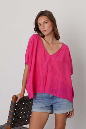 ALINN BOXY V-NECK TOP - Velvet Staging 2.0