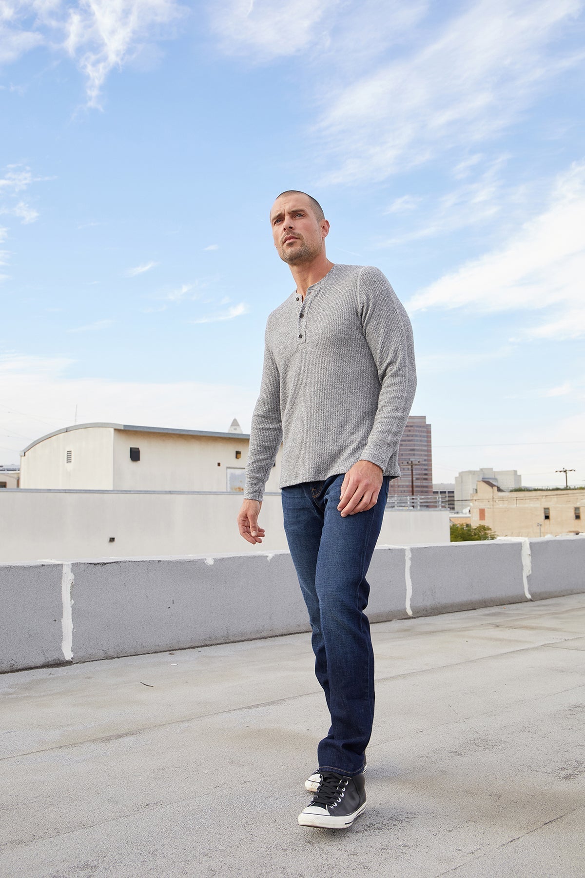 ANTHONY THERMAL HENLEY - Velvet Staging 2.0