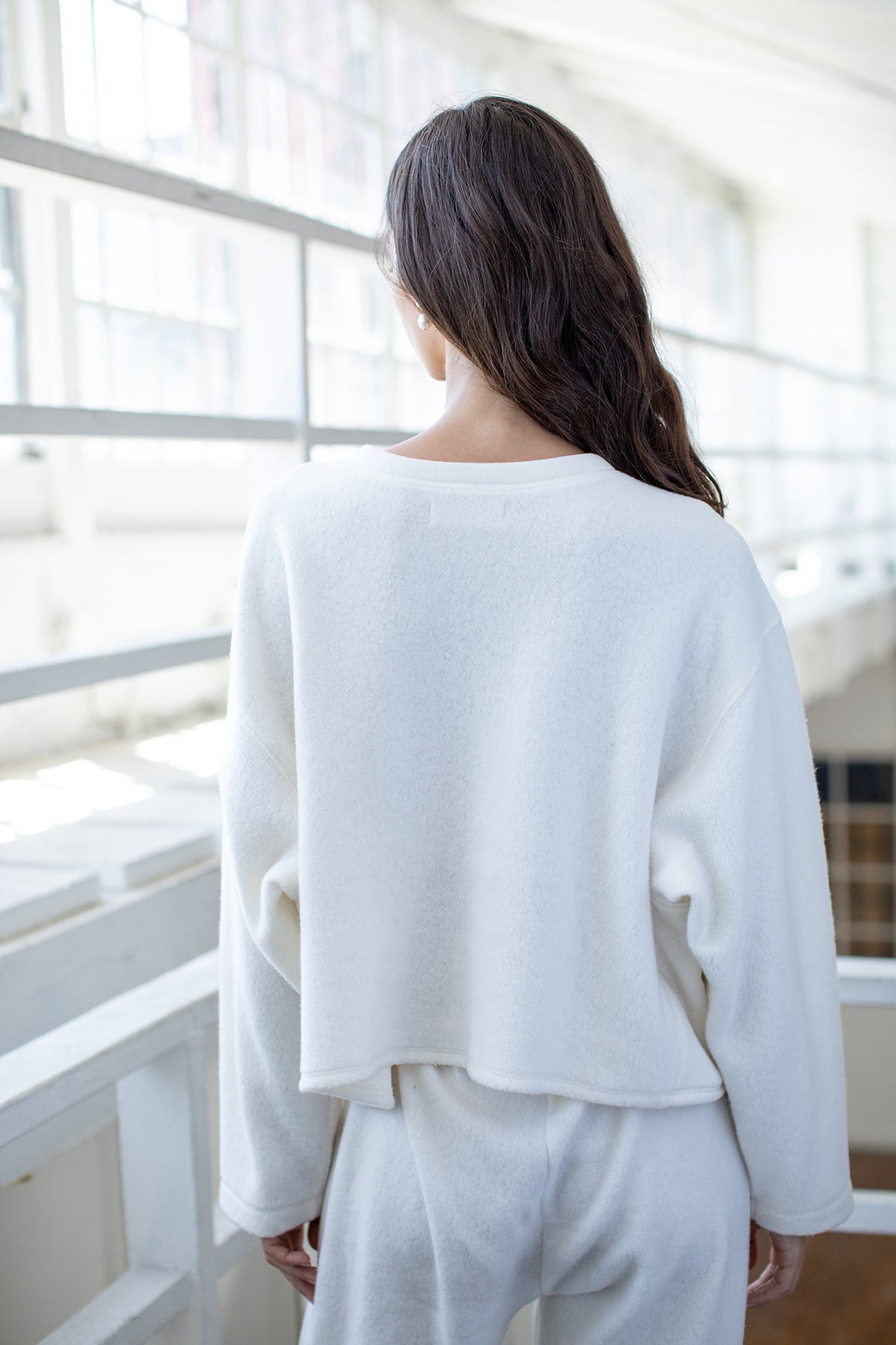 ARISSA CROPPED SWEATSHIRT - Velvet Staging 2.0