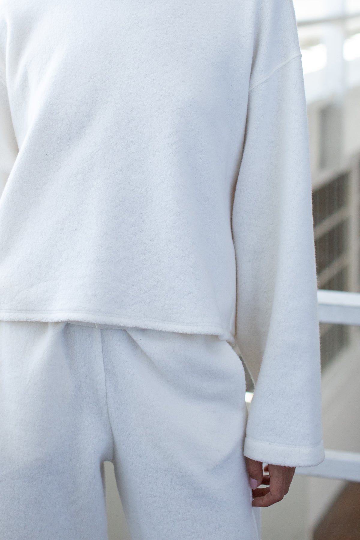 ARISSA CROPPED SWEATSHIRT - Velvet Staging 2.0-26916048830660