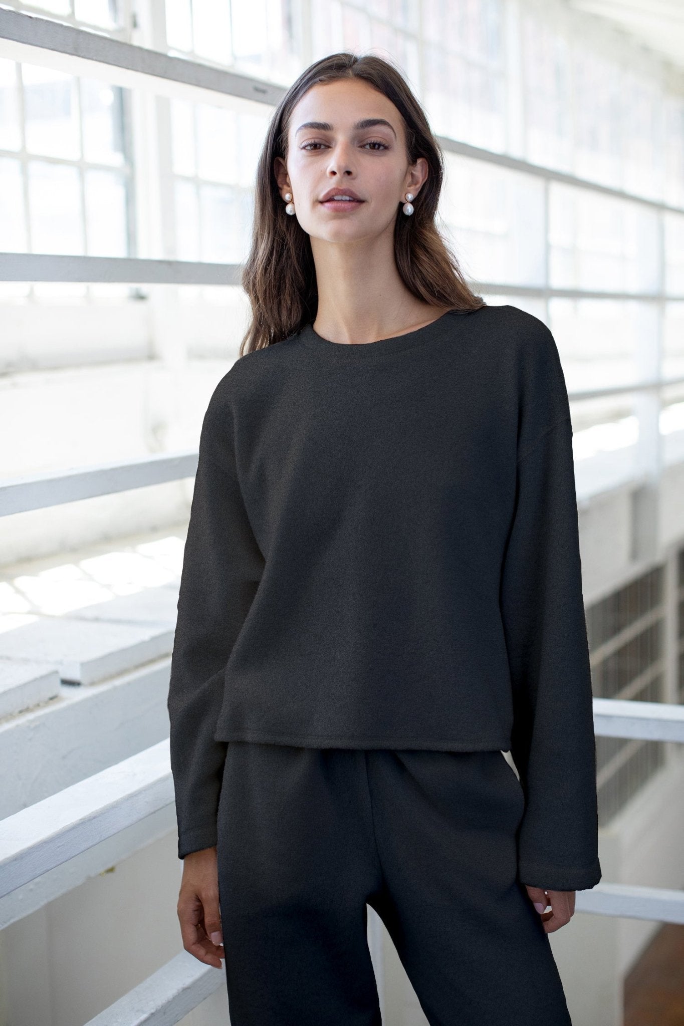 ARISSA CROPPED SWEATSHIRT - Velvet Staging 2.0