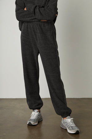 BELLE JOGGER - Velvet Staging 2.0