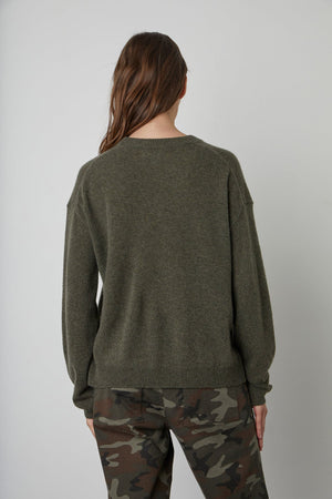 BRYNNE CASHMERE CREW NECK SWEATER - Velvet Staging 2.0