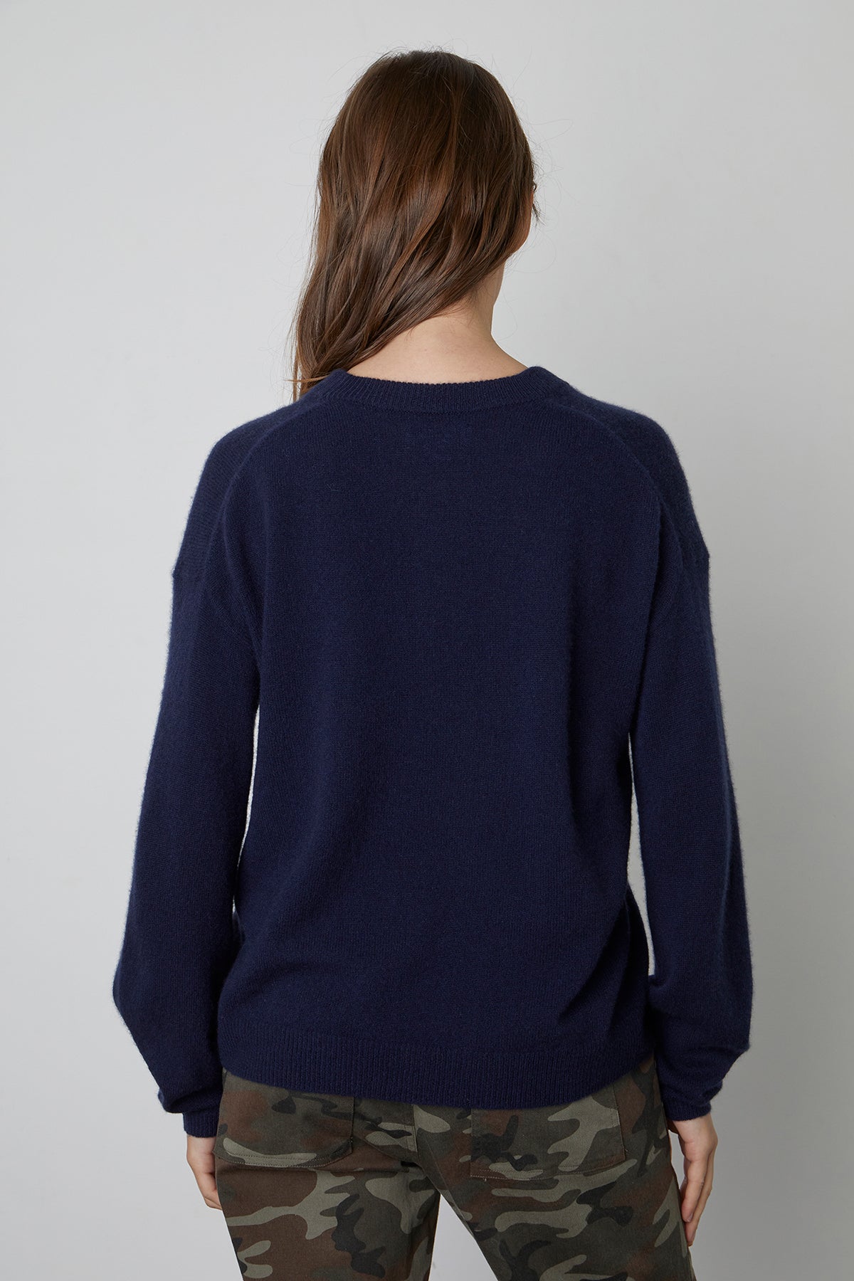 BRYNNE CASHMERE CREW NECK SWEATER - Velvet Staging 2.0