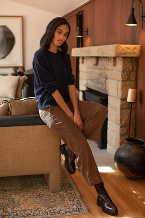 BRYNNE CASHMERE CREW NECK SWEATER - Velvet Staging 2.0