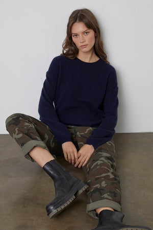 BRYNNE CASHMERE CREW NECK SWEATER - Velvet Staging 2.0