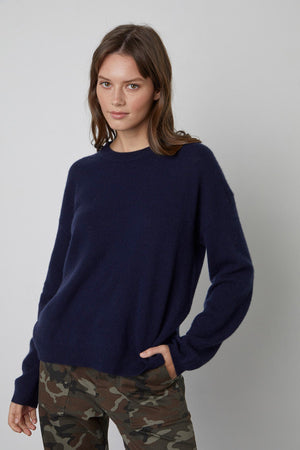 BRYNNE CASHMERE CREW NECK SWEATER - Velvet Staging 2.0