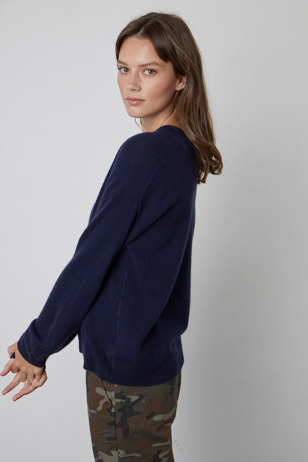 BRYNNE CASHMERE CREW NECK SWEATER - Velvet Staging 2.0