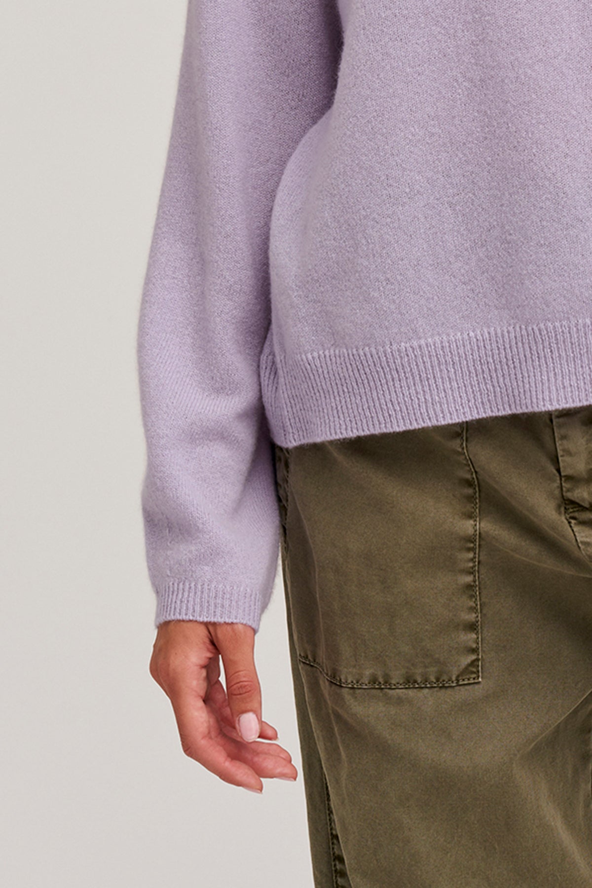 BRYNNE CASHMERE CREW NECK SWEATER - Velvet Staging 2.0