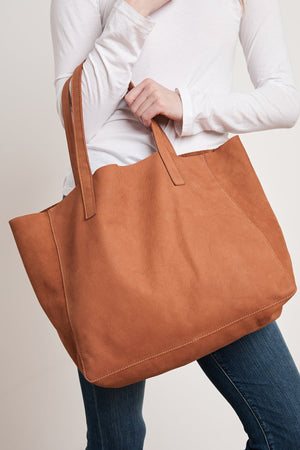 CLOVER LEATHER TOTE Velvet by Graham & Spencer