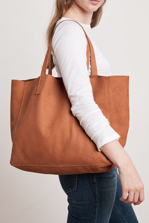 CLOVER LEATHER TOTE Velvet by Graham & Spencer