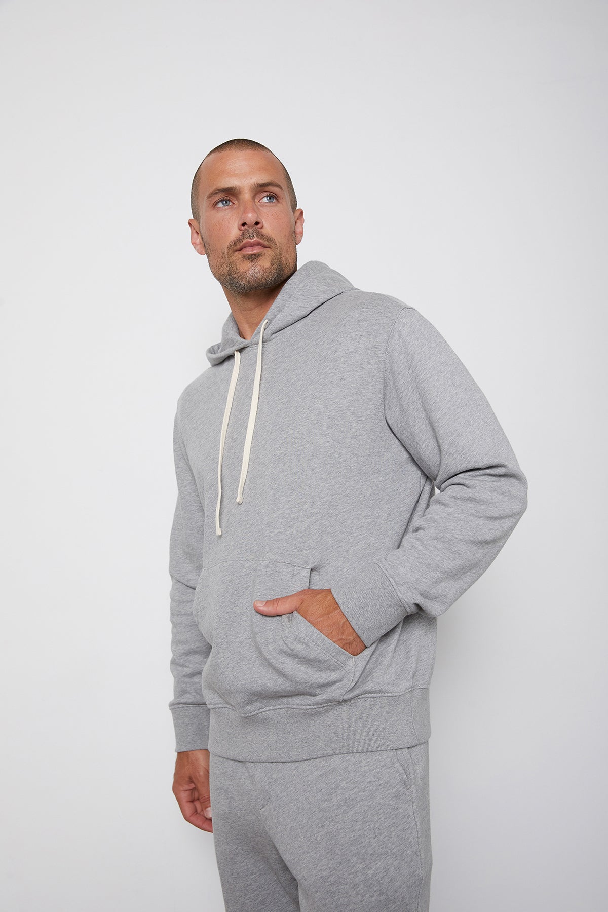 COOPER PULLOVER HOODIE - Velvet Staging 2.0