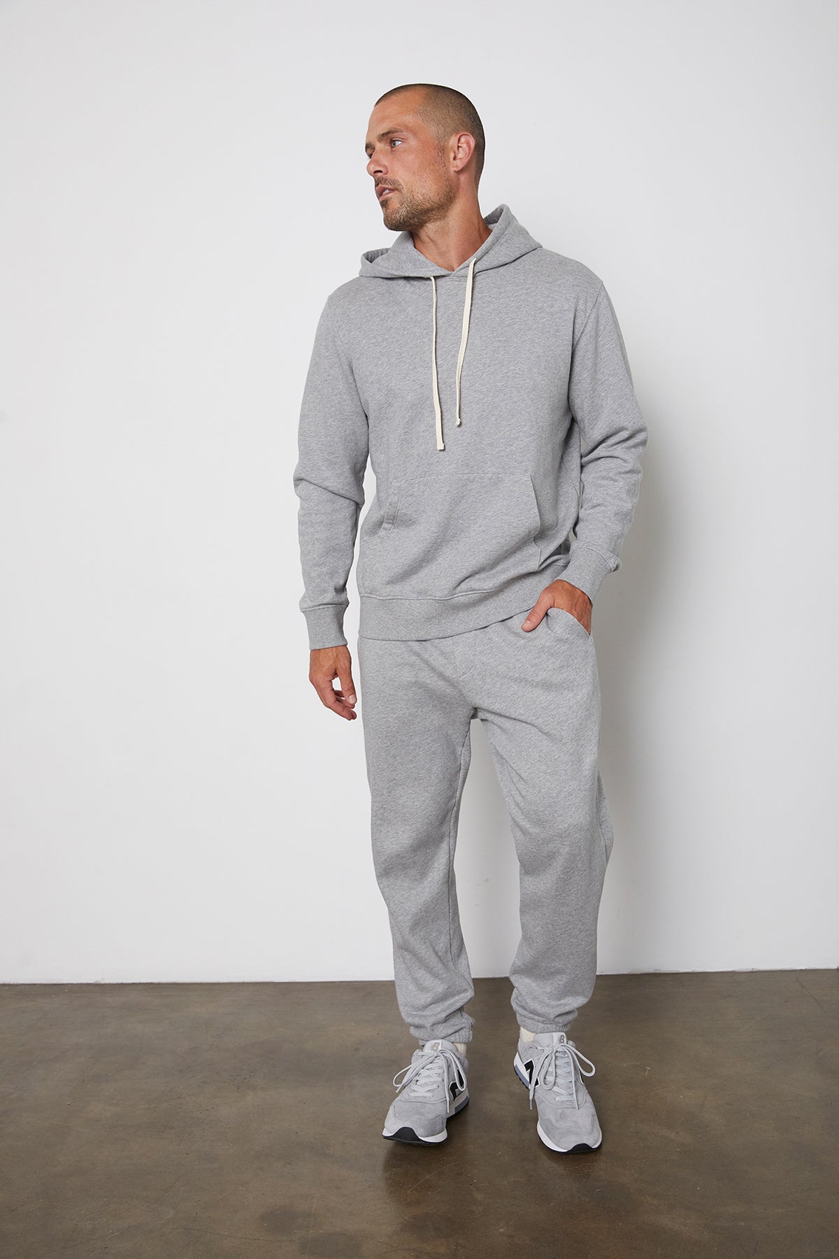 COOPER PULLOVER HOODIE - Velvet Staging 2.0