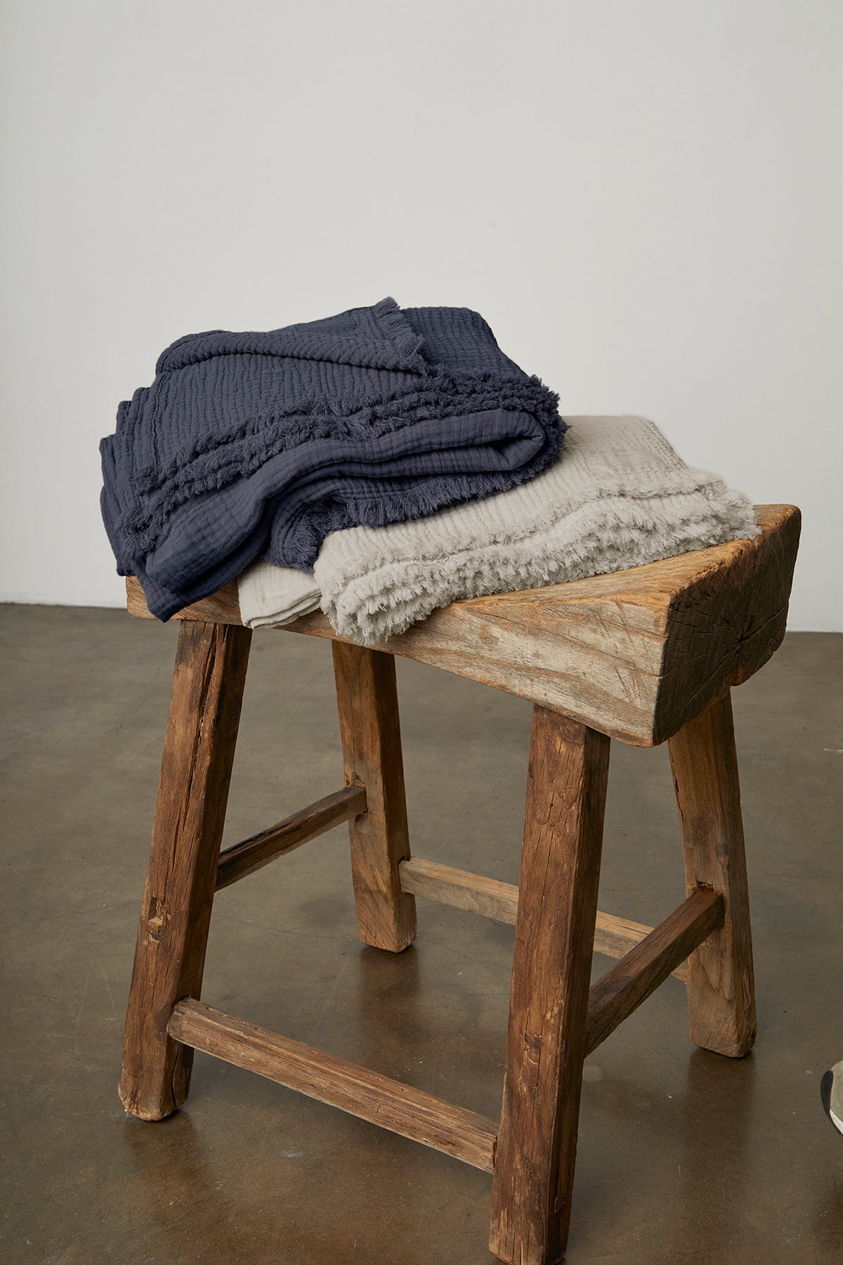 COTTON GAUZE THROW - Velvet Staging 2.0
