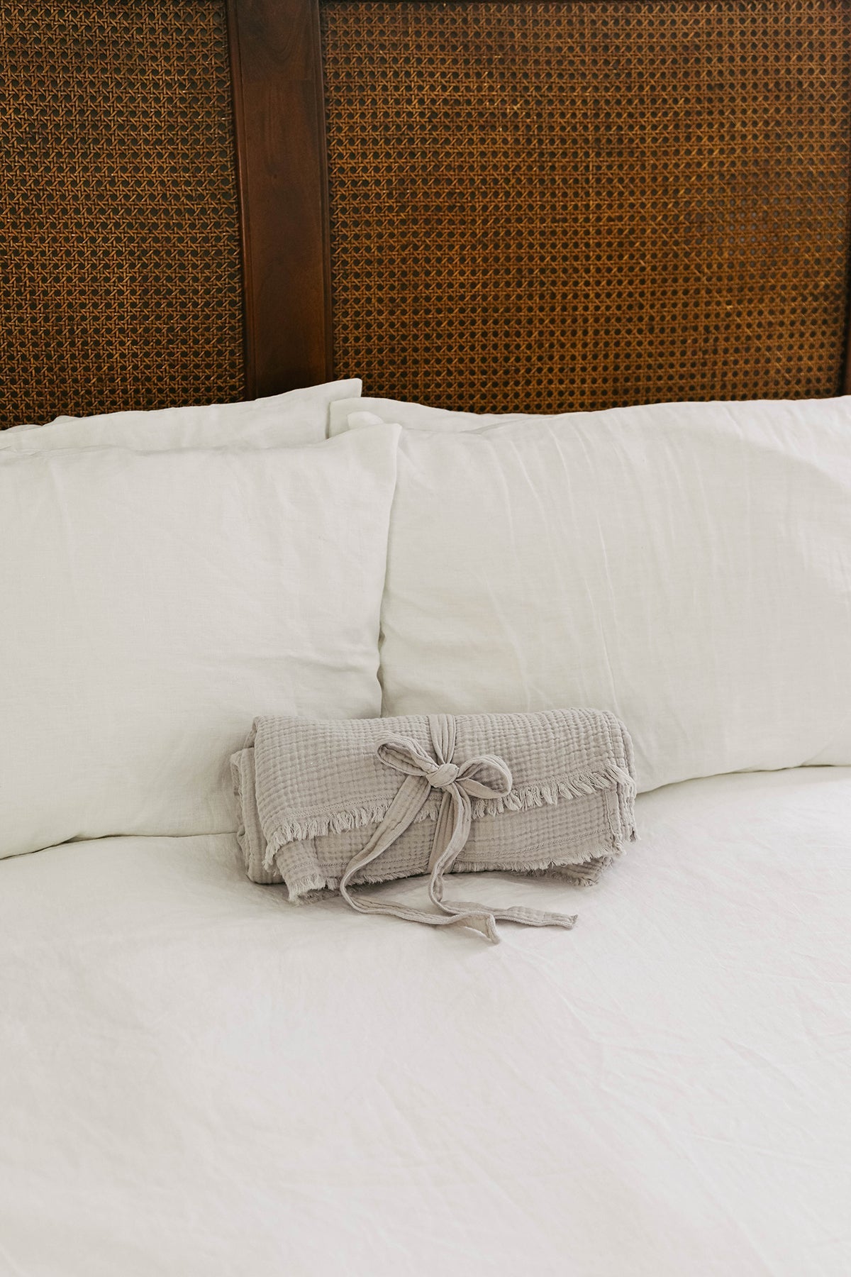 COTTON GAUZE THROW - Velvet Staging 2.0