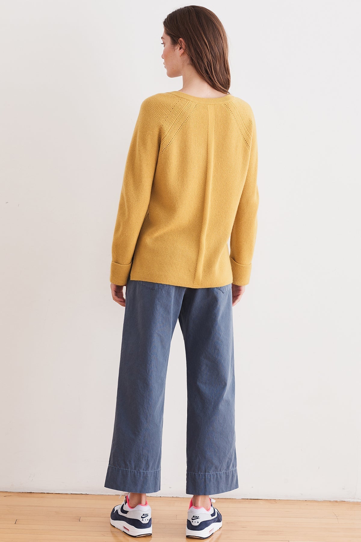 DANIELLA CASHMERE SWEATER - Velvet Staging 2.0