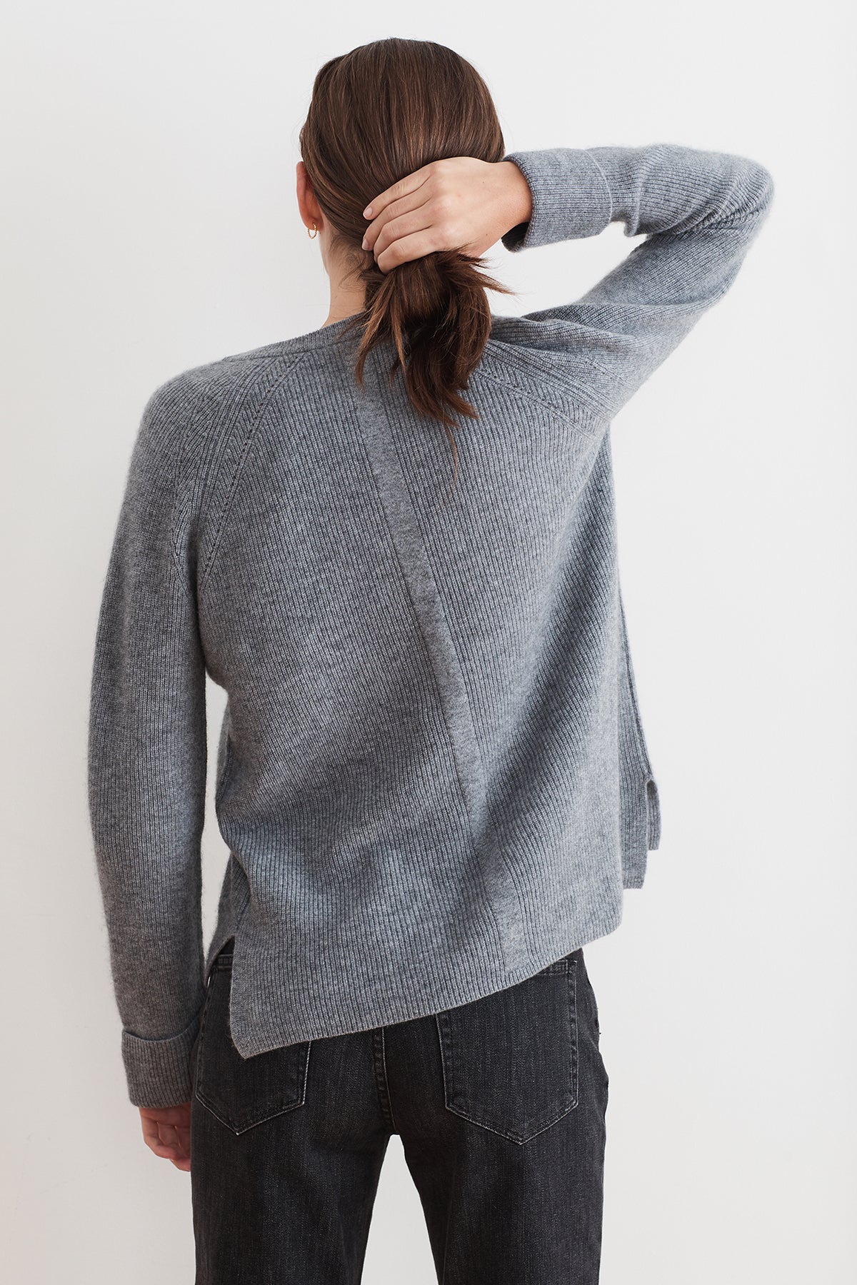 DANIELLA CASHMERE SWEATER - Velvet Staging 2.0