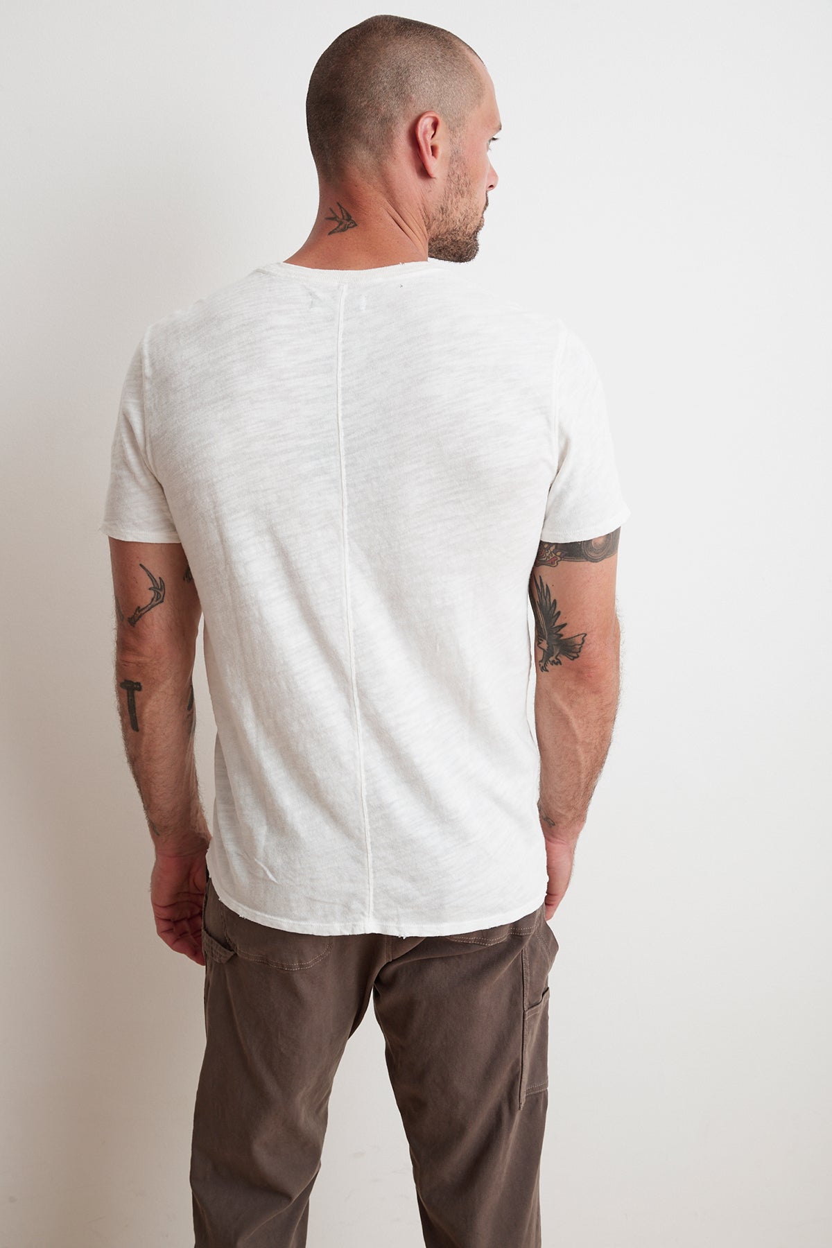 DAVY DISTRESSED SLUB TEE - Velvet Staging 2.0