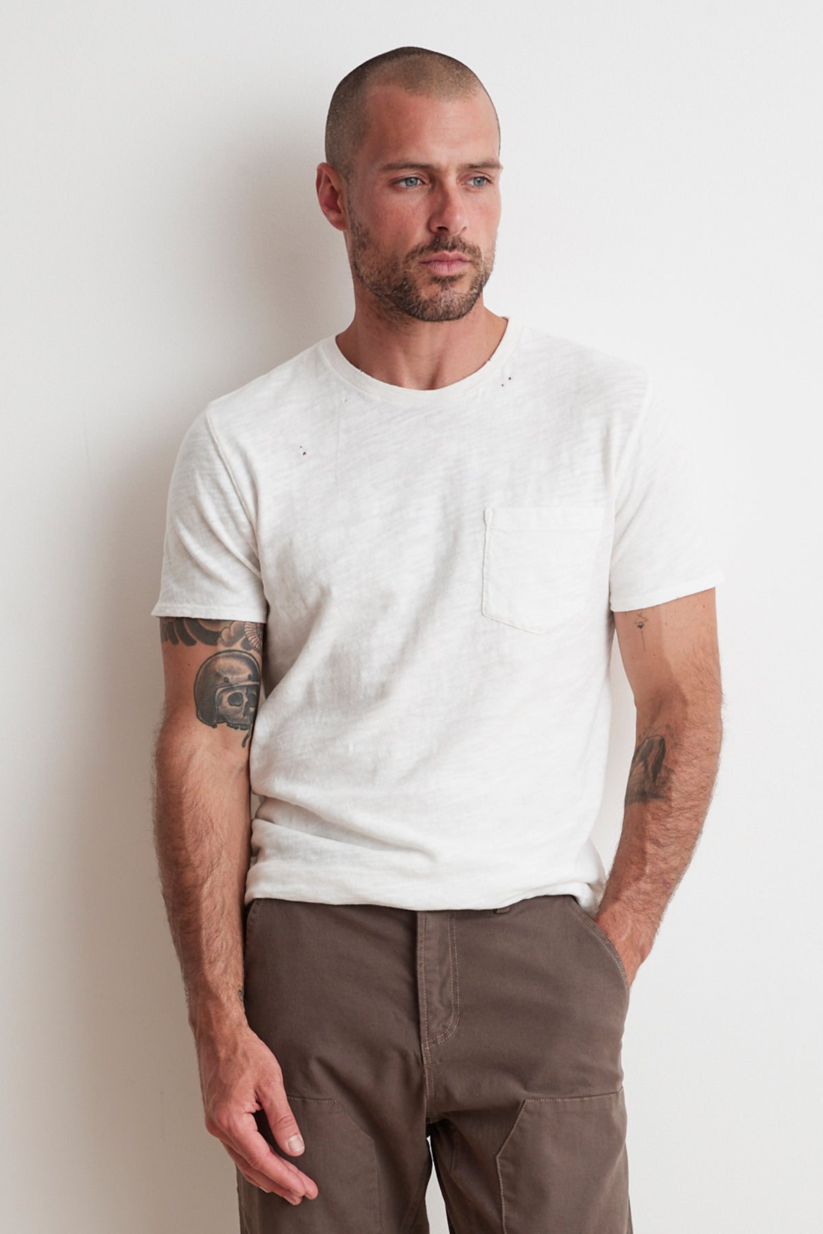 DAVY DISTRESSED SLUB TEE - Velvet Staging 2.0