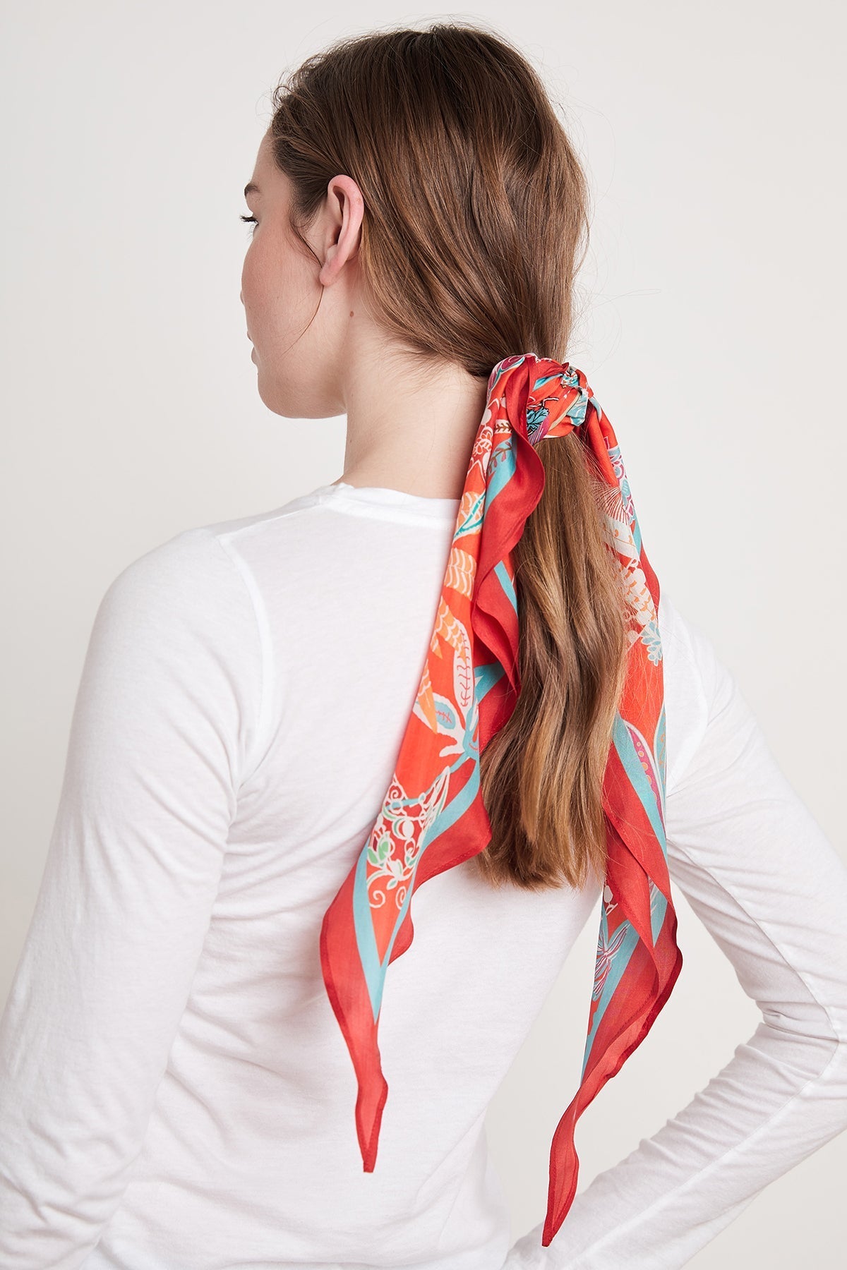 DIAMOND SHAPE SILK SCARF - Velvet Staging 2.0