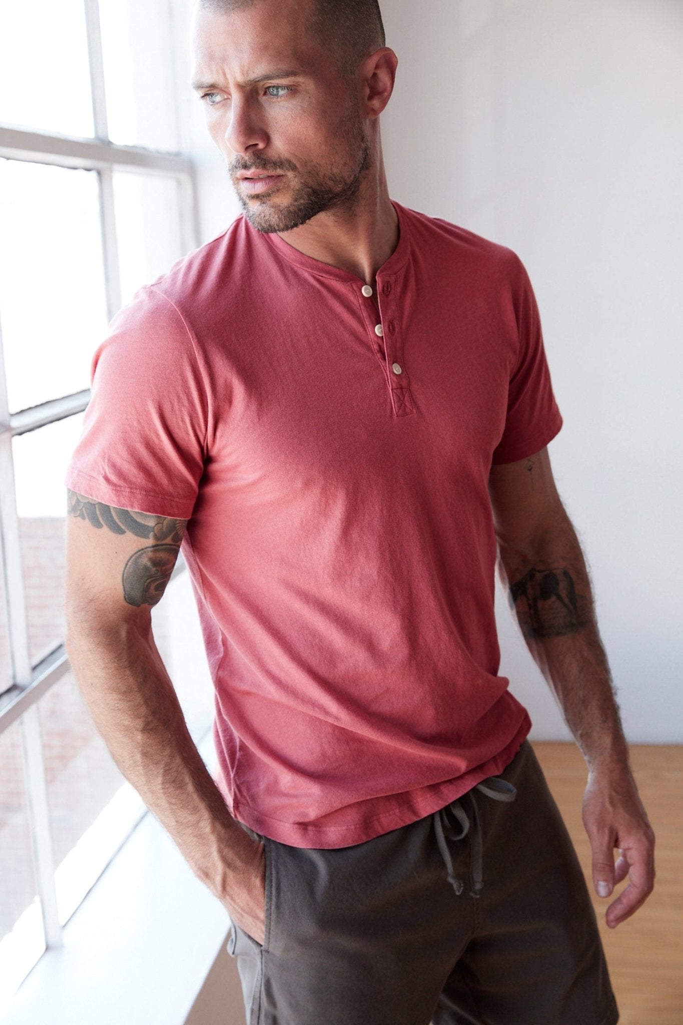 FULTON SHORT SLEEVE HENLEY - Velvet Staging 2.0