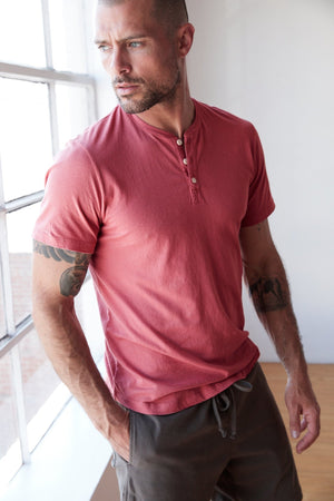 FULTON SHORT SLEEVE HENLEY - Velvet Staging 2.0