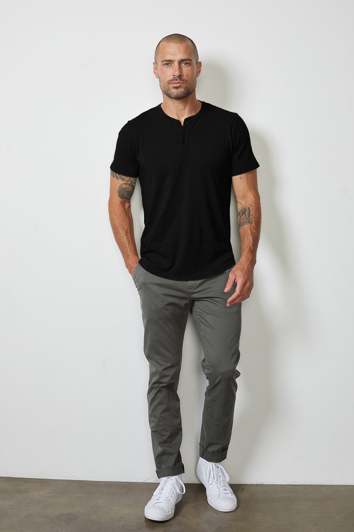   FULTON SHORT SLEEVE HENLEY Velvet by Graham & Spencer 