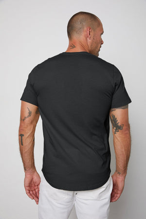 FULTON SHORT SLEEVE HENLEY Velvet by Graham & Spencer