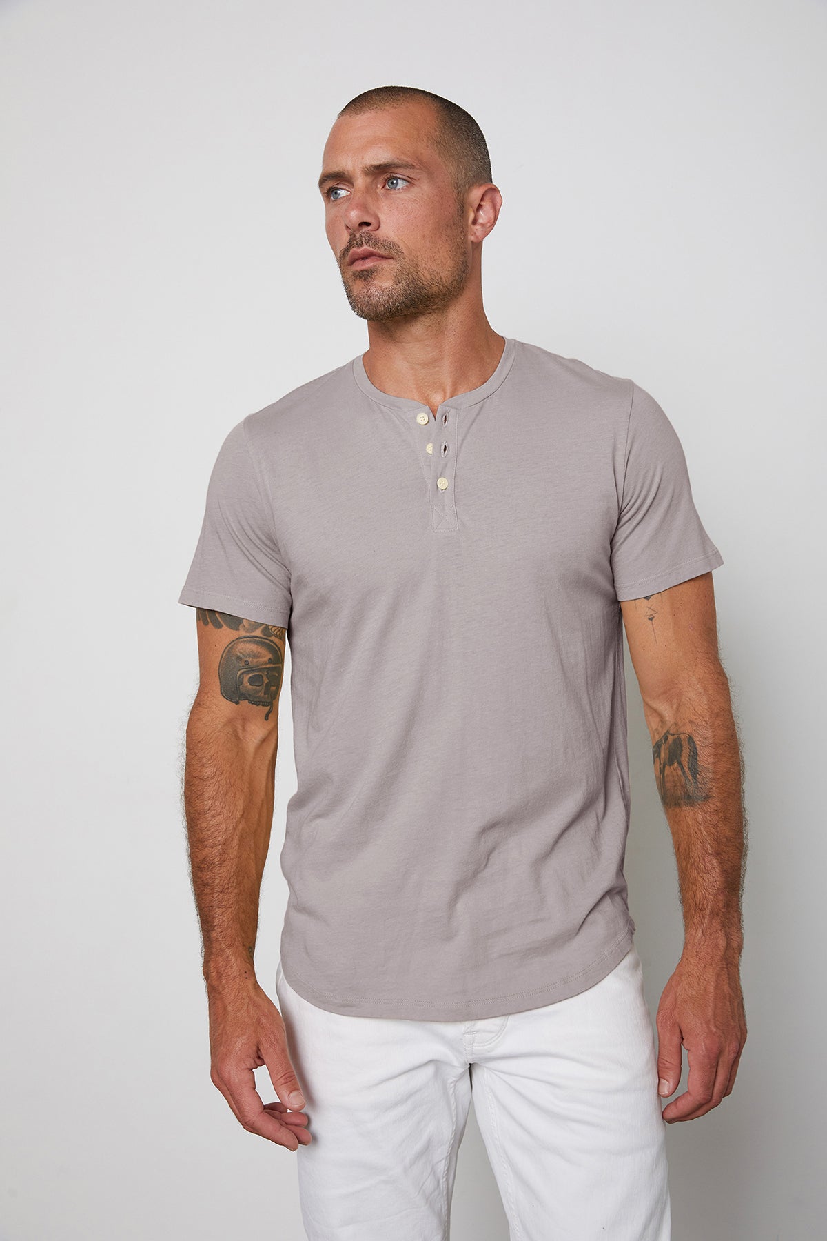   FULTON SHORT SLEEVE HENLEY Velvet by Graham & Spencer 