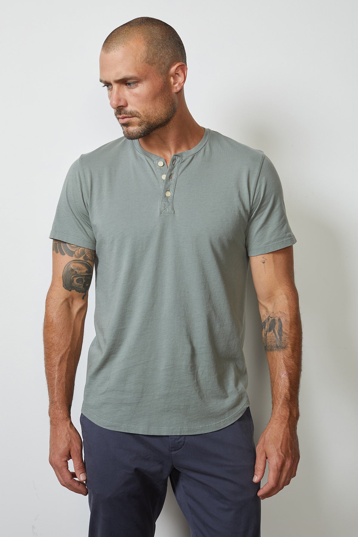   FULTON SHORT SLEEVE HENLEY Velvet by Graham & Spencer 