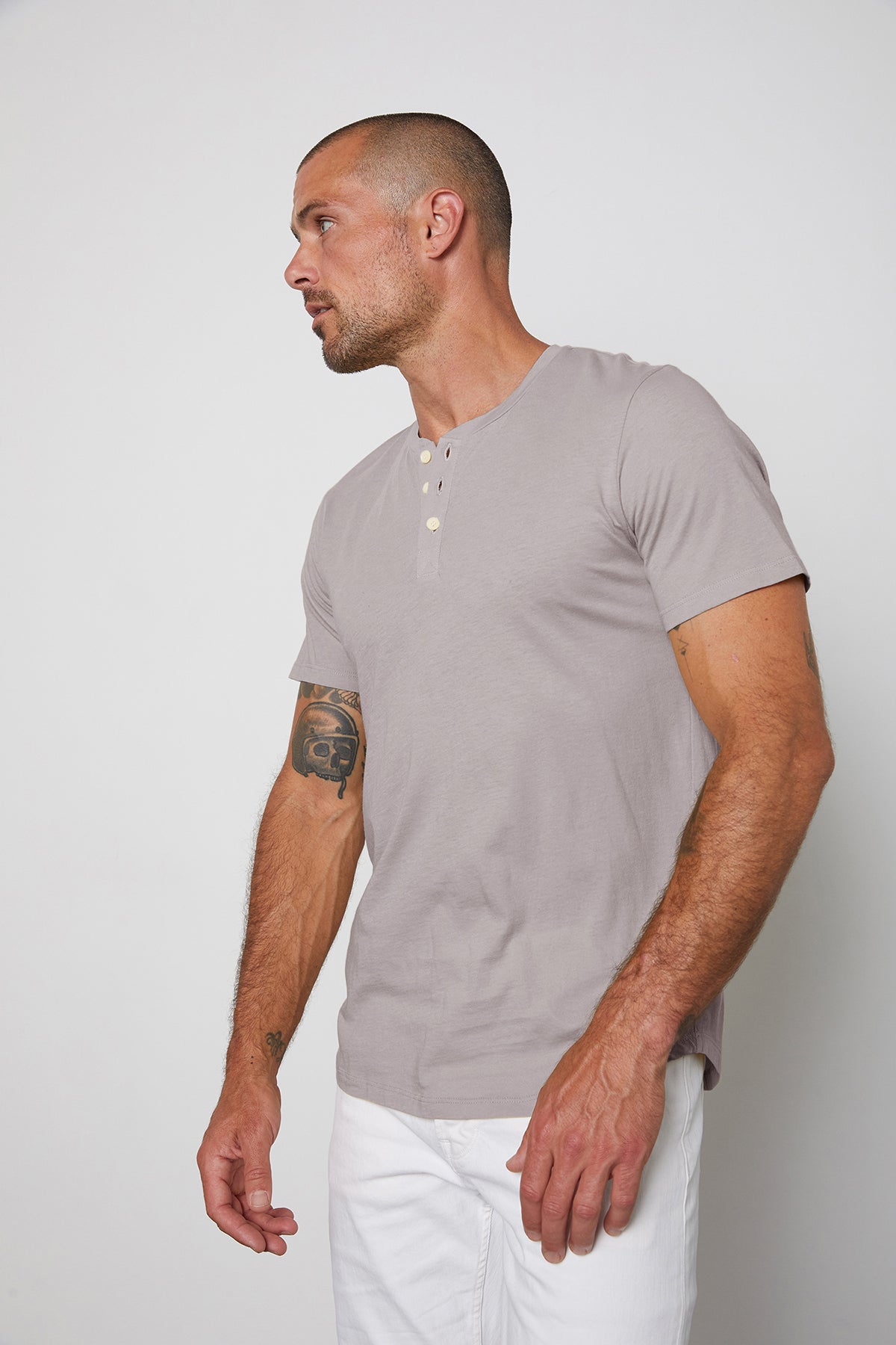   FULTON SHORT SLEEVE HENLEY Velvet by Graham & Spencer 