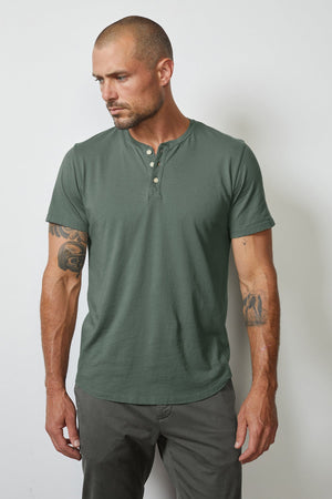 FULTON SHORT SLEEVE HENLEY - Velvet Staging 2.0