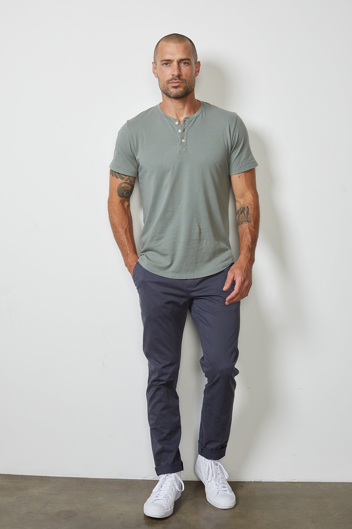   FULTON SHORT SLEEVE HENLEY Velvet by Graham & Spencer 